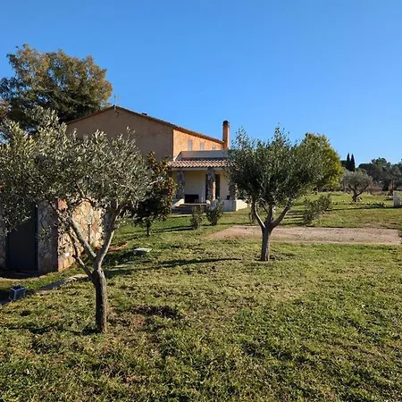 Holiday home Gitedeprovence Le Castelet